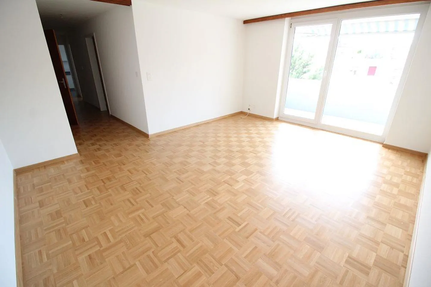Appartamento moderno nel centro di Neuhausen - Foto 4 di 10