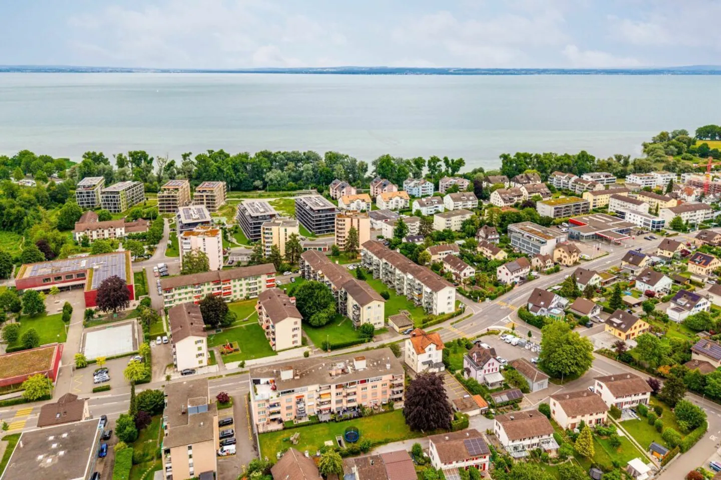 Appartement penthouse spacieux de 5,5 pièces avec vaste terrasse sur le toit et potentiel d'aménagement individuel - Photo 10 sur 10