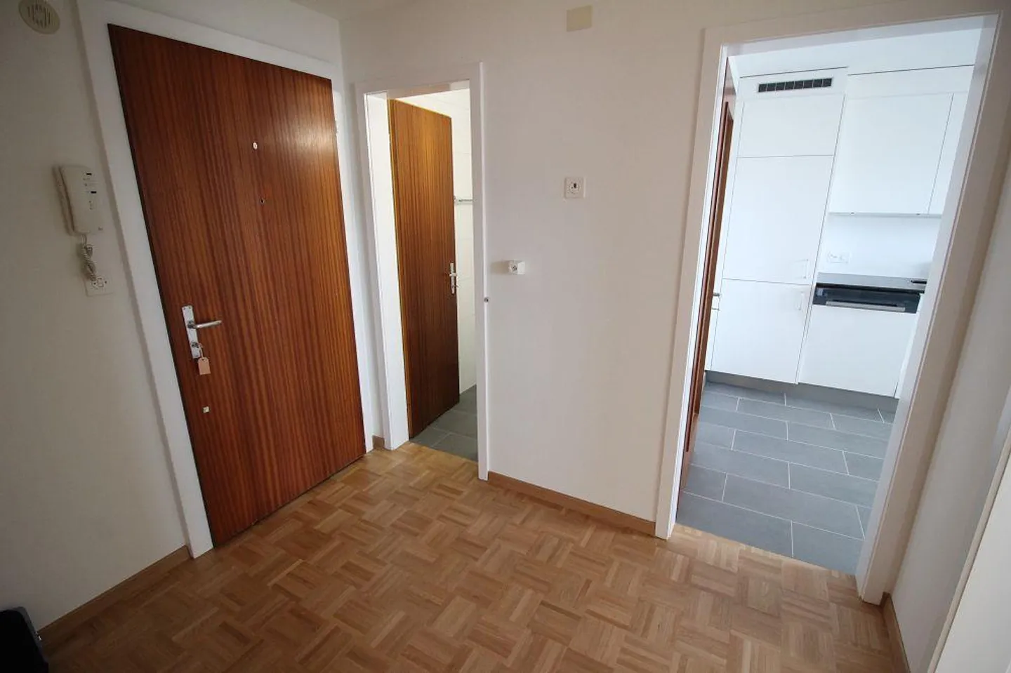 Appartamento moderno nel centro di Neuhausen - Foto 9 di 10