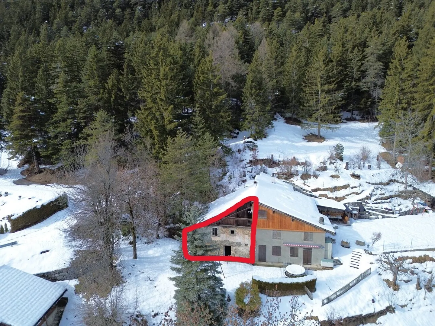 Rough Diamond in Sunny Location with a View - Foto 1 di 6