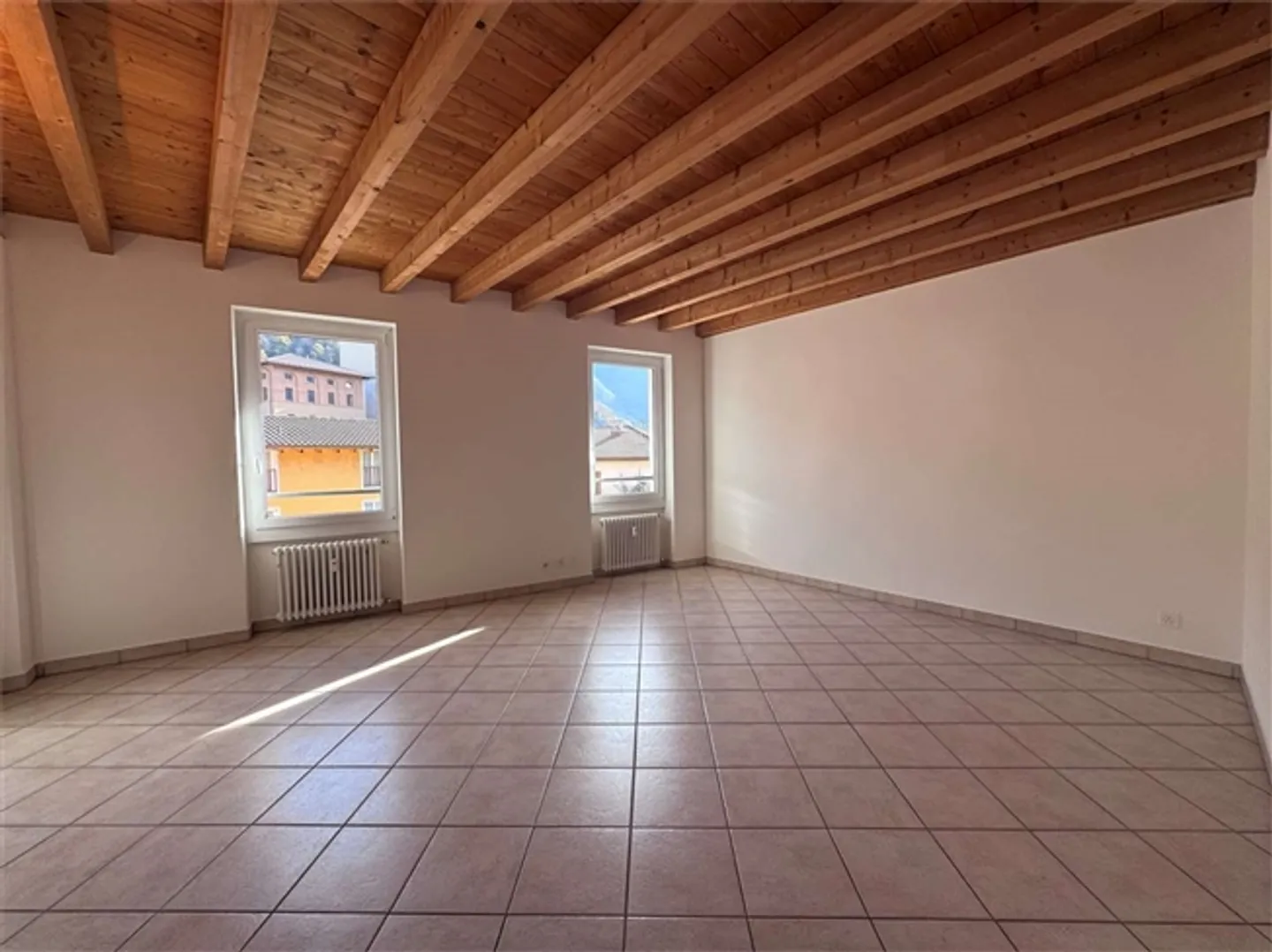 Maroggia – Bright 4.5-room apartment just a few steps from the lake - Photo 3 of 8