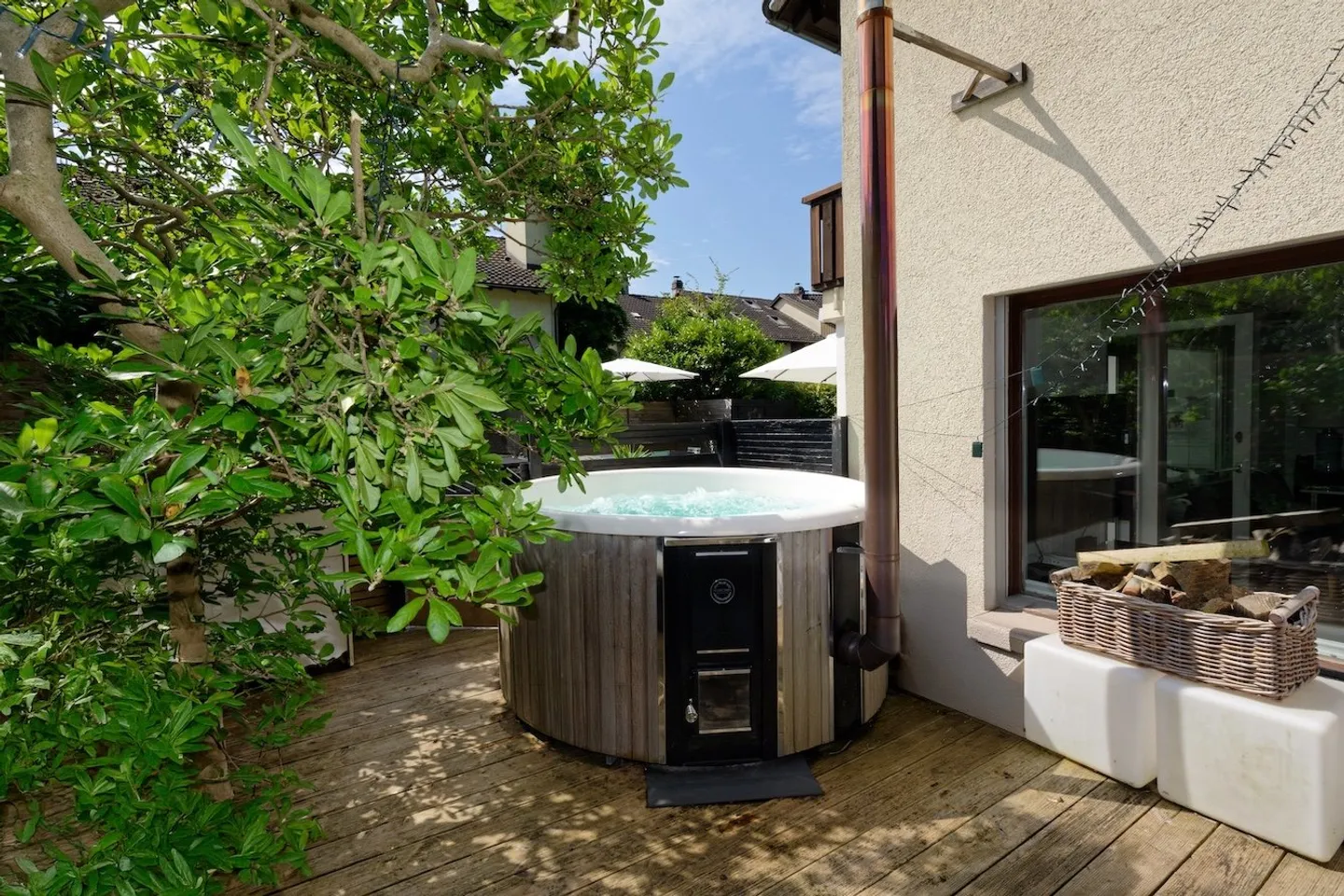 Charmante maison individuelle de 6,5 pièces en coin avec de grands espaces et beaucoup de soleil - Photo 11 sur 15