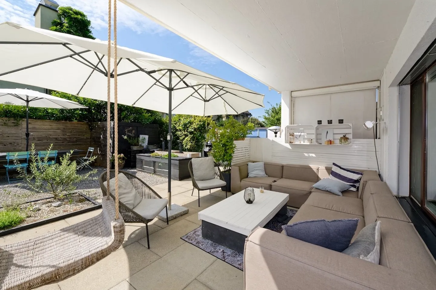 Charmante maison individuelle de 6,5 pièces en coin avec de grands espaces et beaucoup de soleil - Photo 12 sur 15