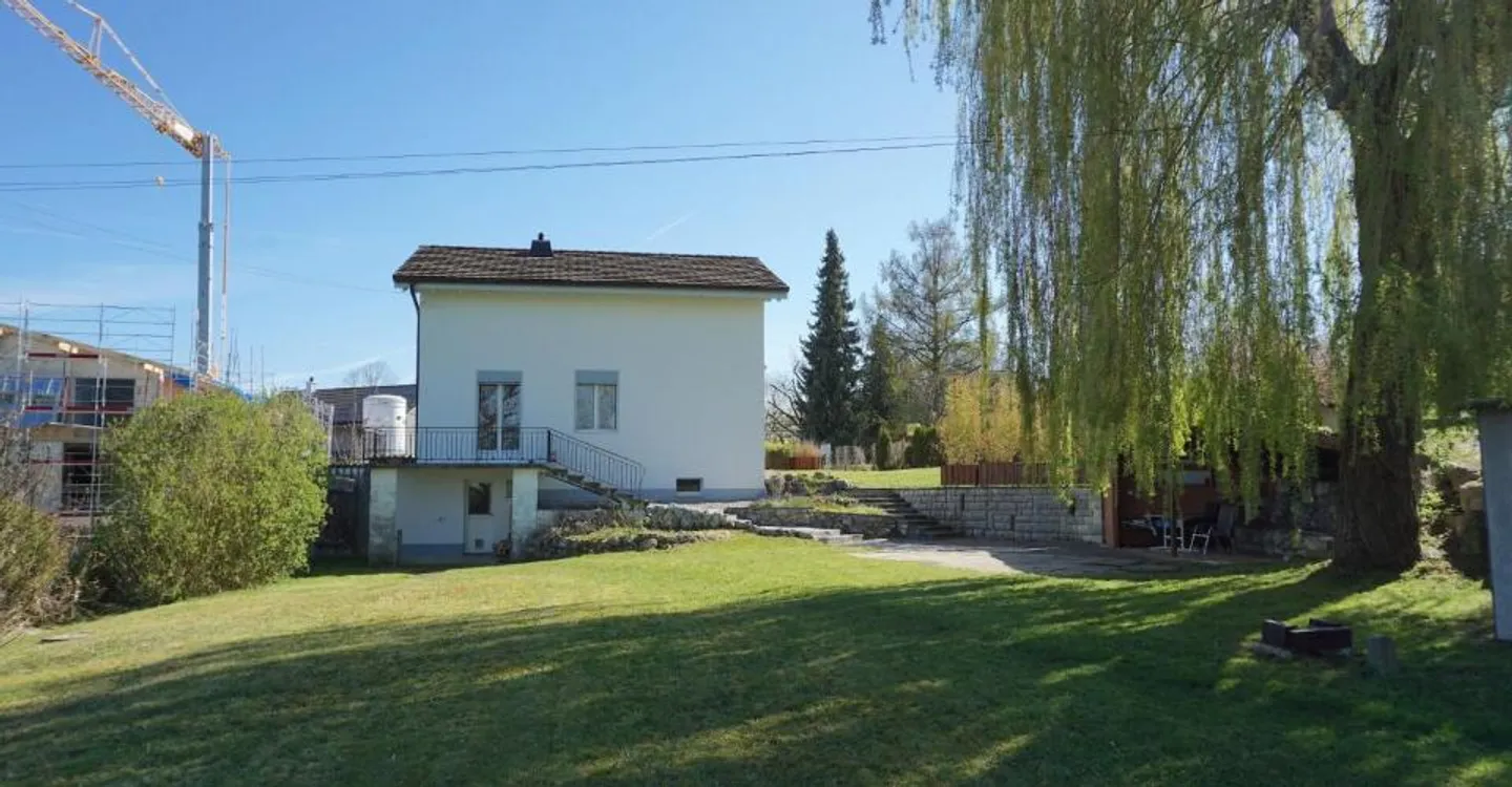ARI-258 - Detached house with 6.5 rooms on a plot of 1,572 m2 - Photo 2 of 11