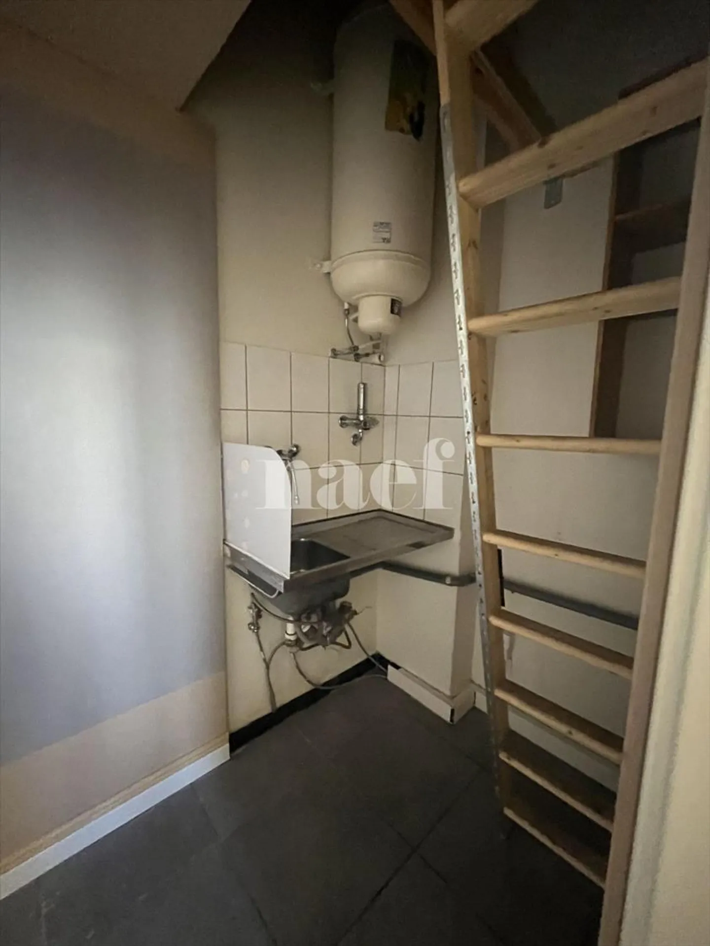 Local commercial avec vitrine et entrée sur rue - Photo 10 sur 10