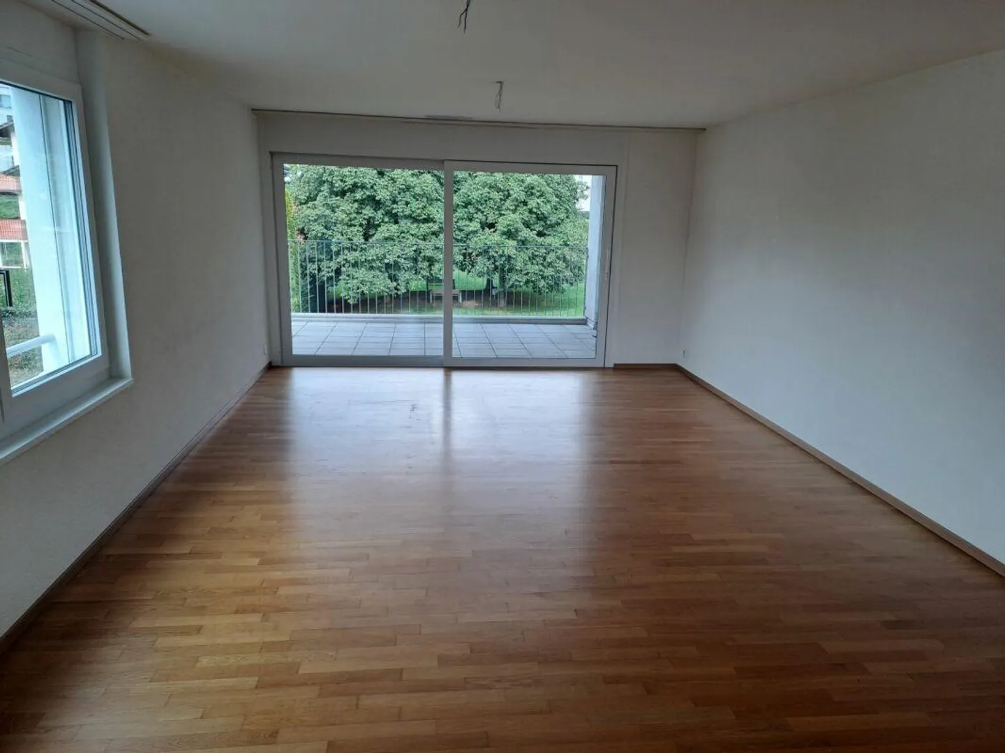 Moderne 4.5 Zimmer-Wohnung - Foto 3 von 7