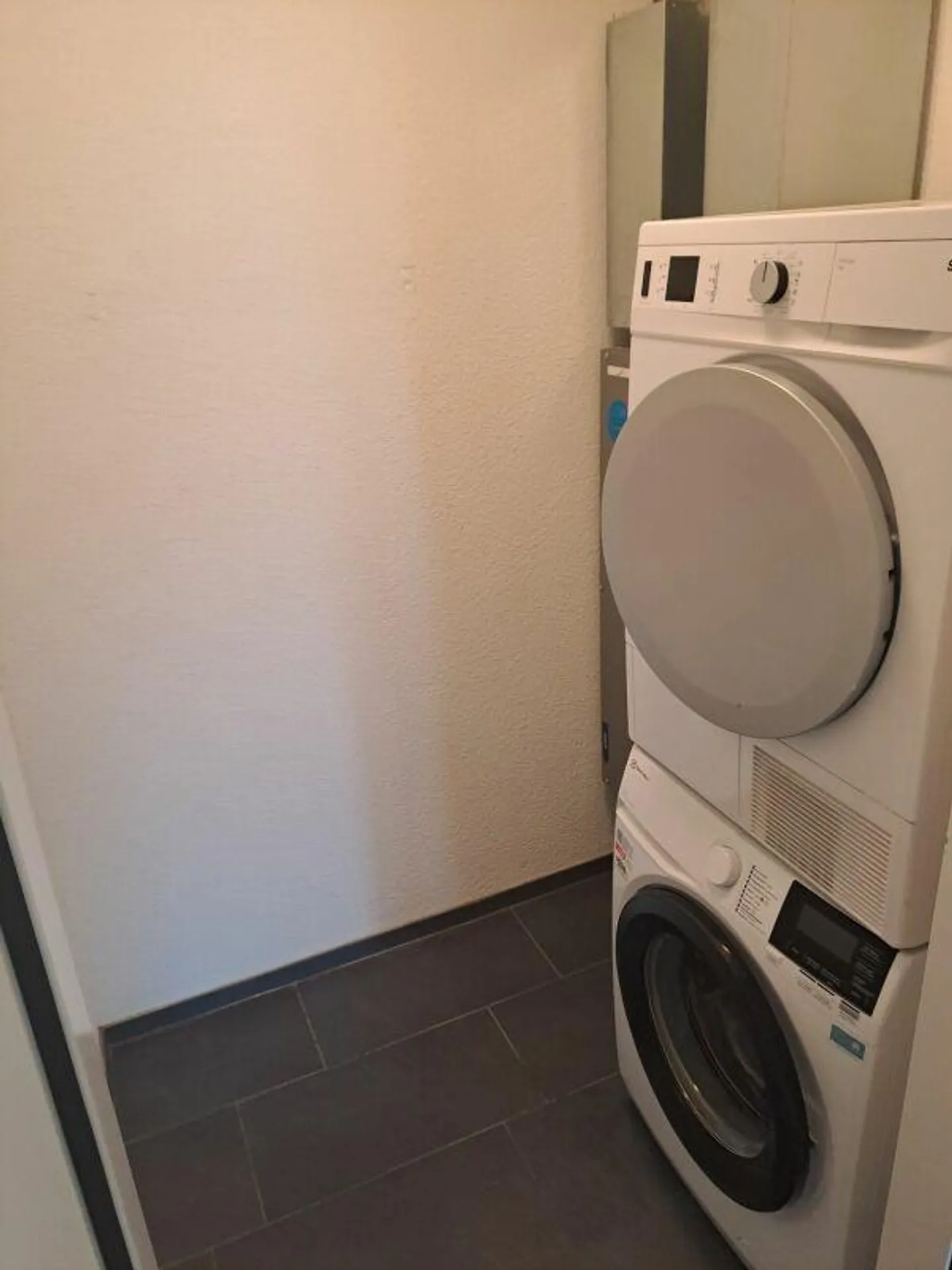 Moderne 4.5 Zimmer-Wohnung - Foto 7 von 7