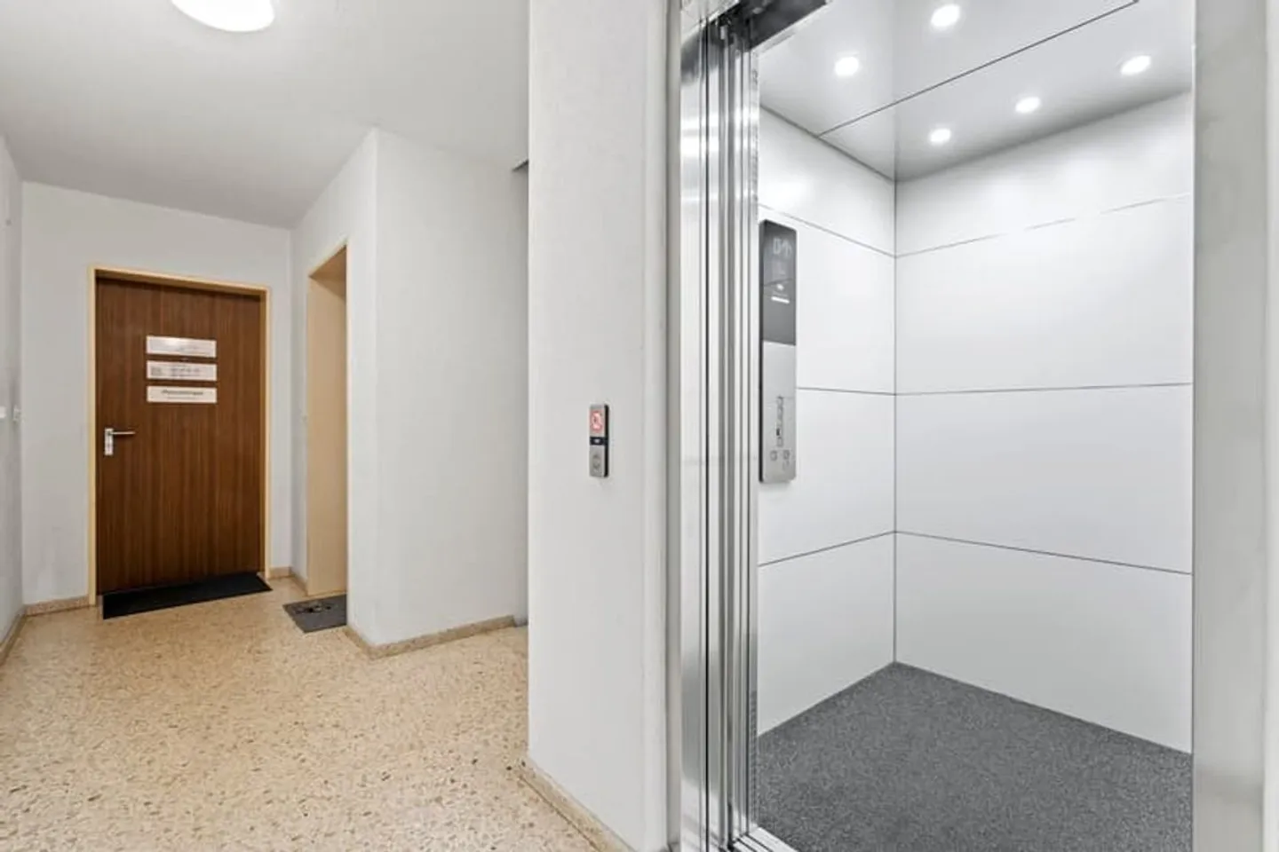 Apartment for rent - Photo 6 of 8