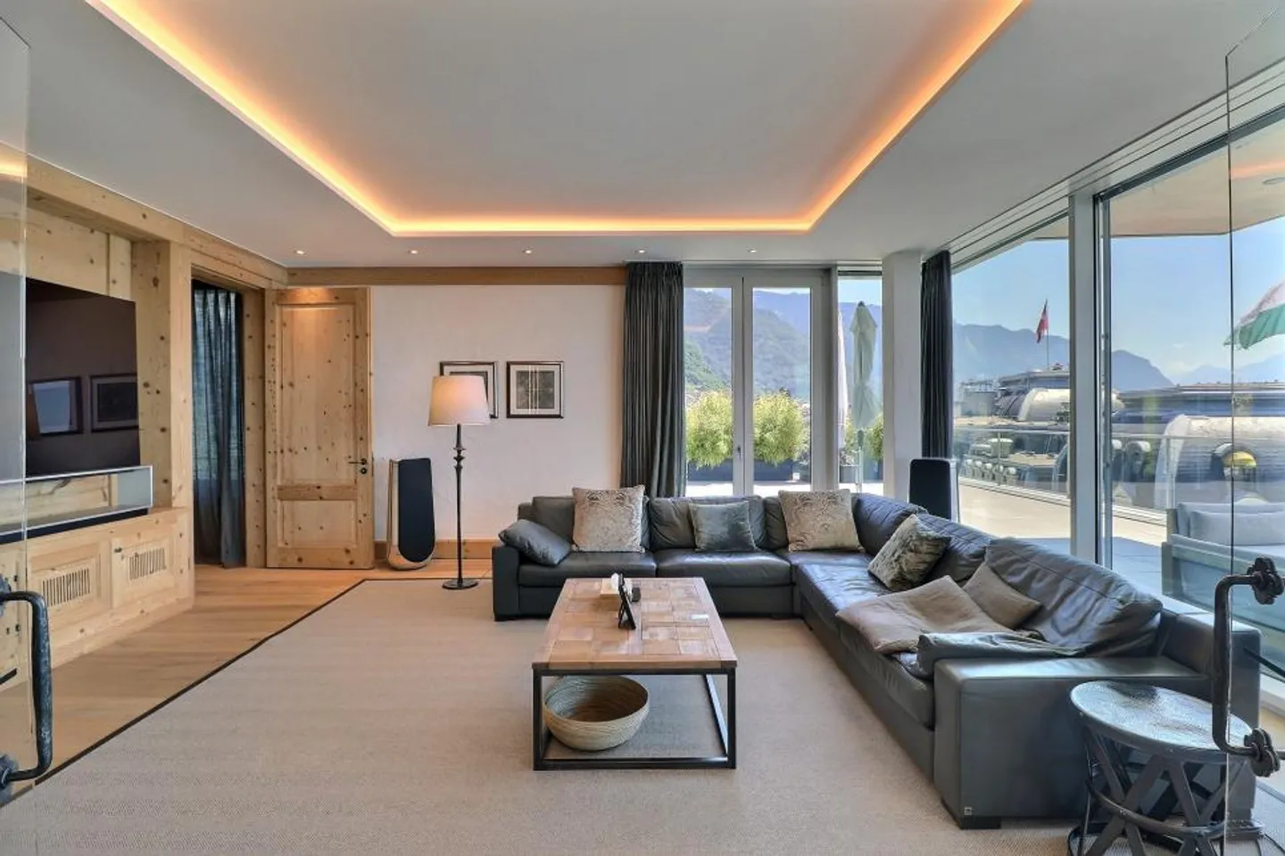 ATTICO ECCEZIONALE - VISTA A 180° - Foto 10 di 29