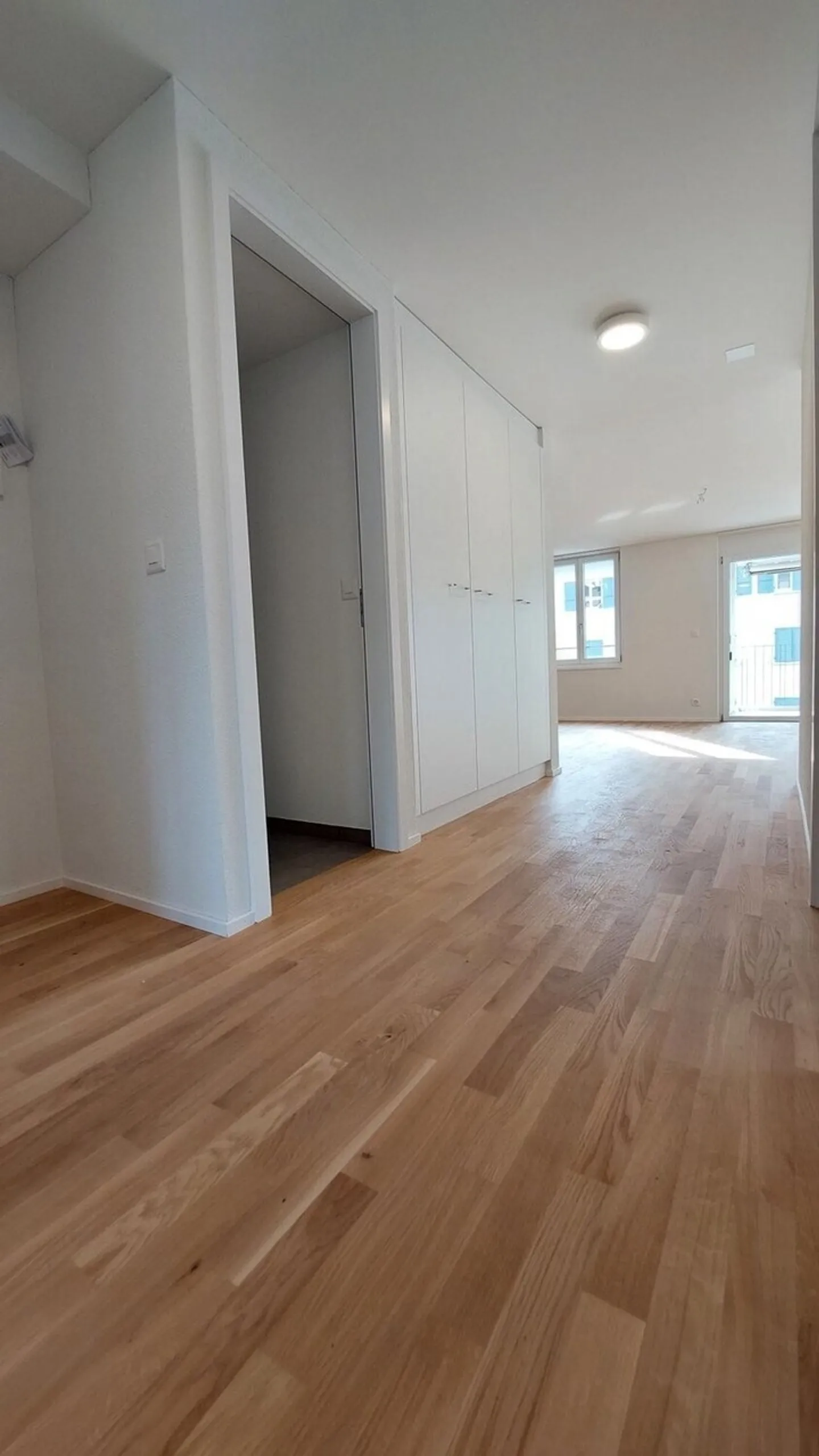 Helle und ruhige 3.5-Zimmerwohnung mit sonnigem Balkon - Photo 2 of 10