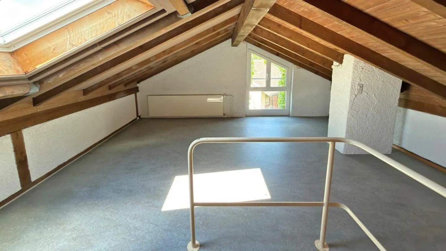 Charmante maison individuelle de 5,5 pièces avec potentiel - Photo 9 sur 10