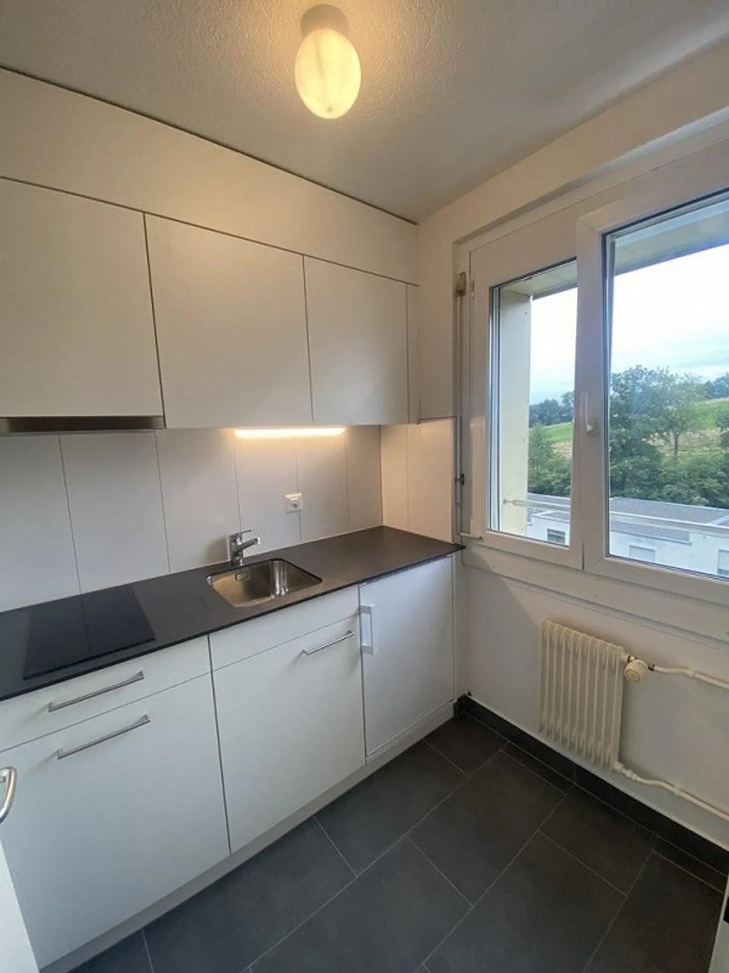 Charmant studio avec jolie vue - Photo 6 sur 7