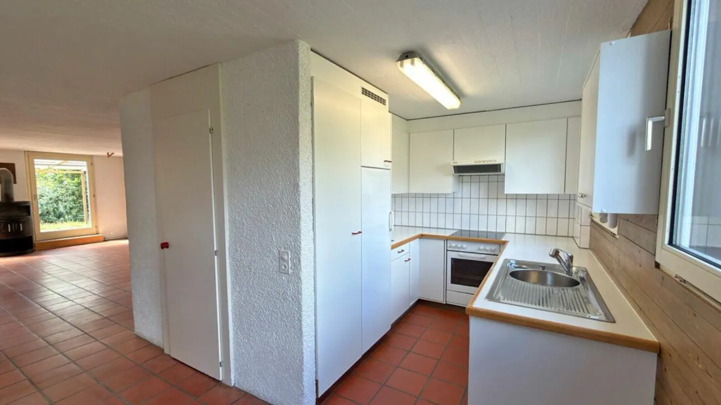 Charmante maison individuelle de 5,5 pièces avec potentiel - Photo 5 sur 10