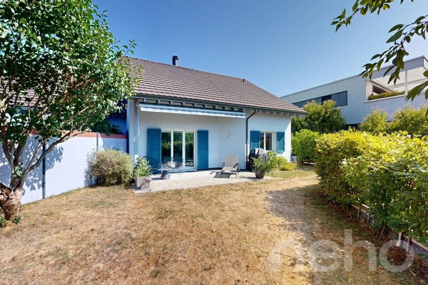 Light-flooded 5.5-room semi-detached house in Kloten - Photo 3 of 12