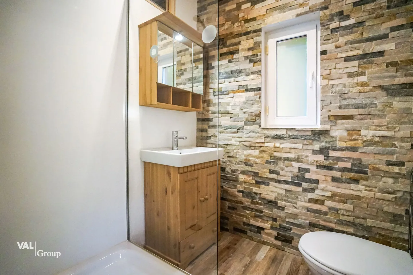 Chalet 'Wildberg' - Stylish Tiny House with Large Terrace in the Zurich Oberland - Photo 7 of 10