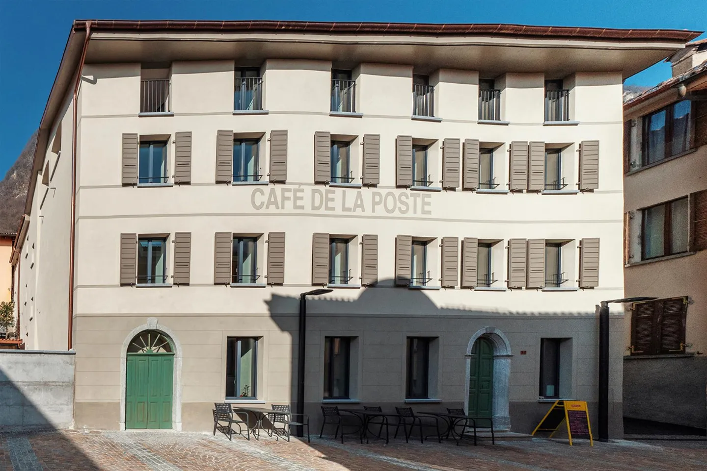 Historisches Mehrfamilienhaus in Arogno - Foto 2 von 20