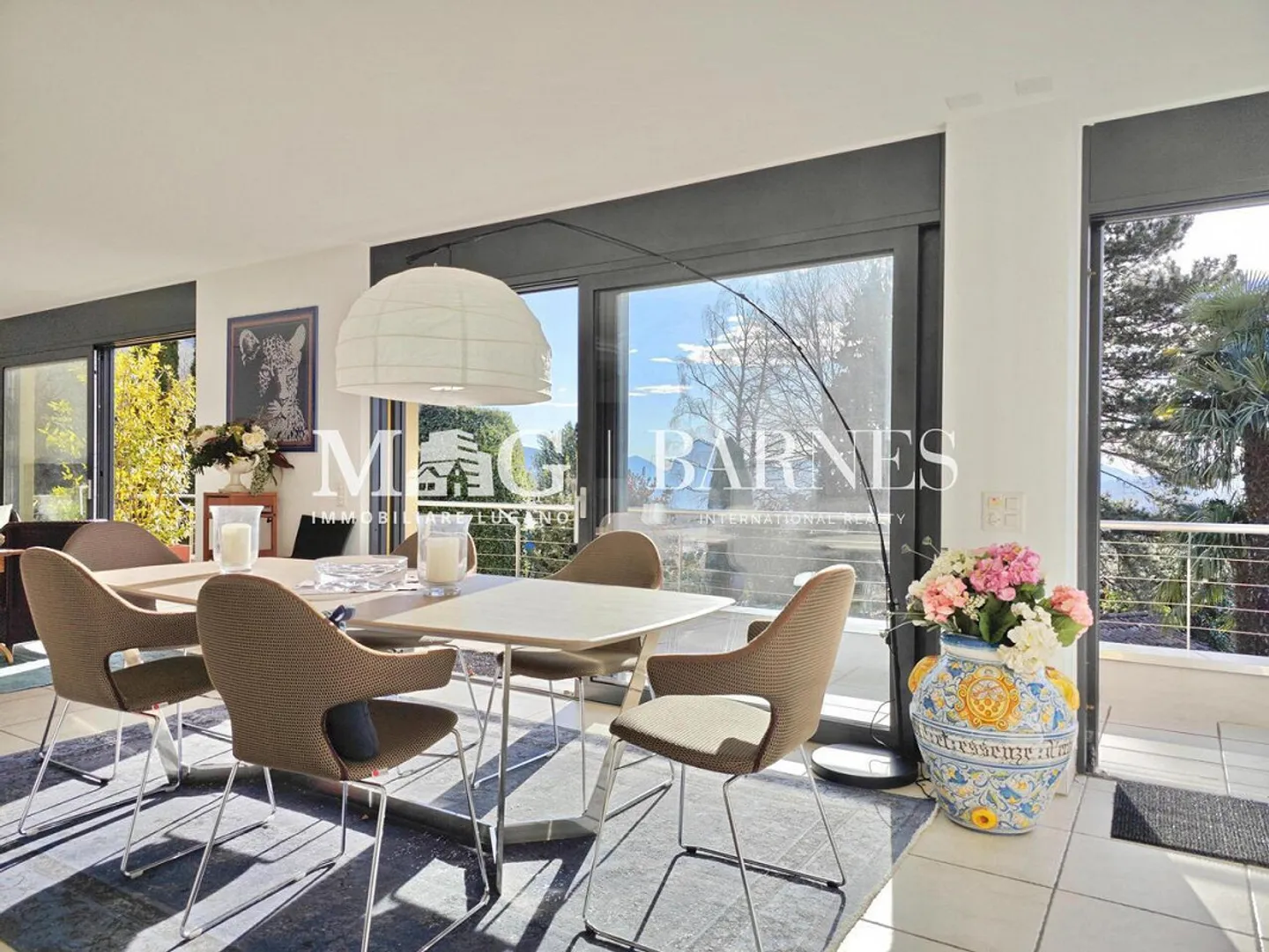 Charming Villa with Pool - Photo 4 of 12