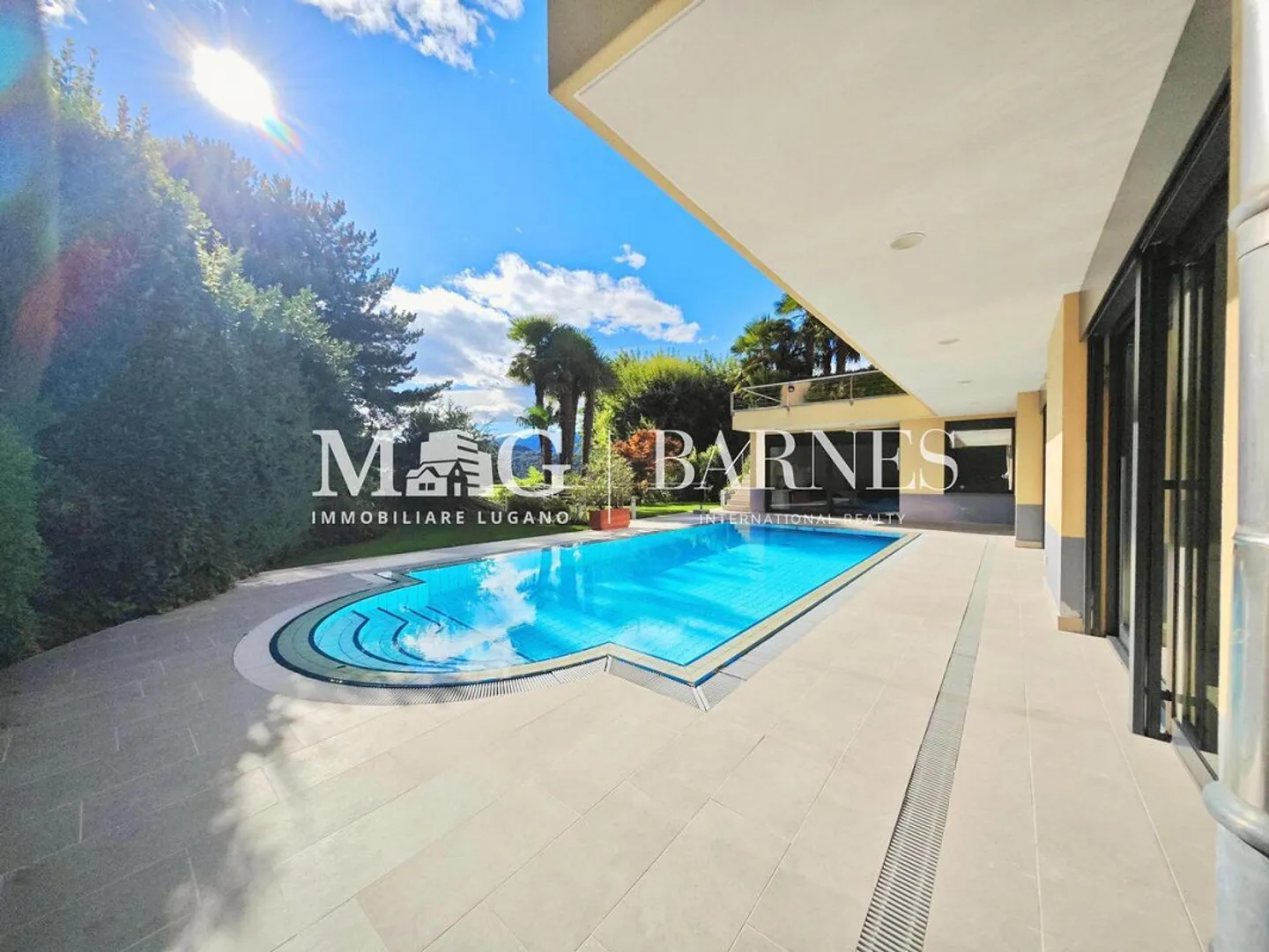 Charming Villa with Pool - Photo 5 of 12