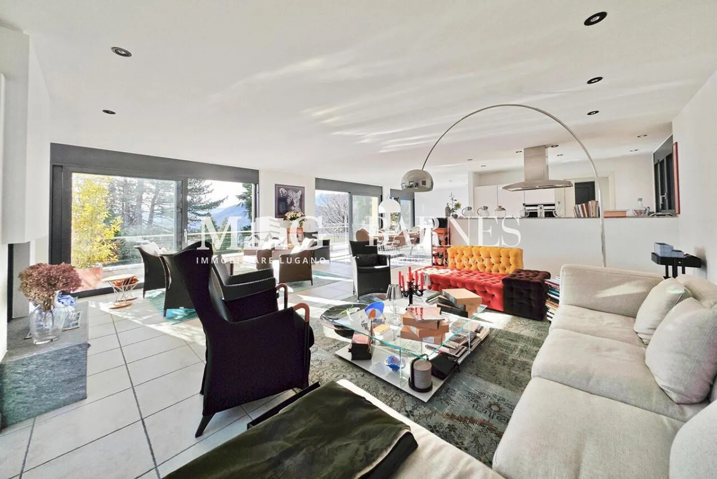 Charming Villa with Pool - Photo 3 of 12