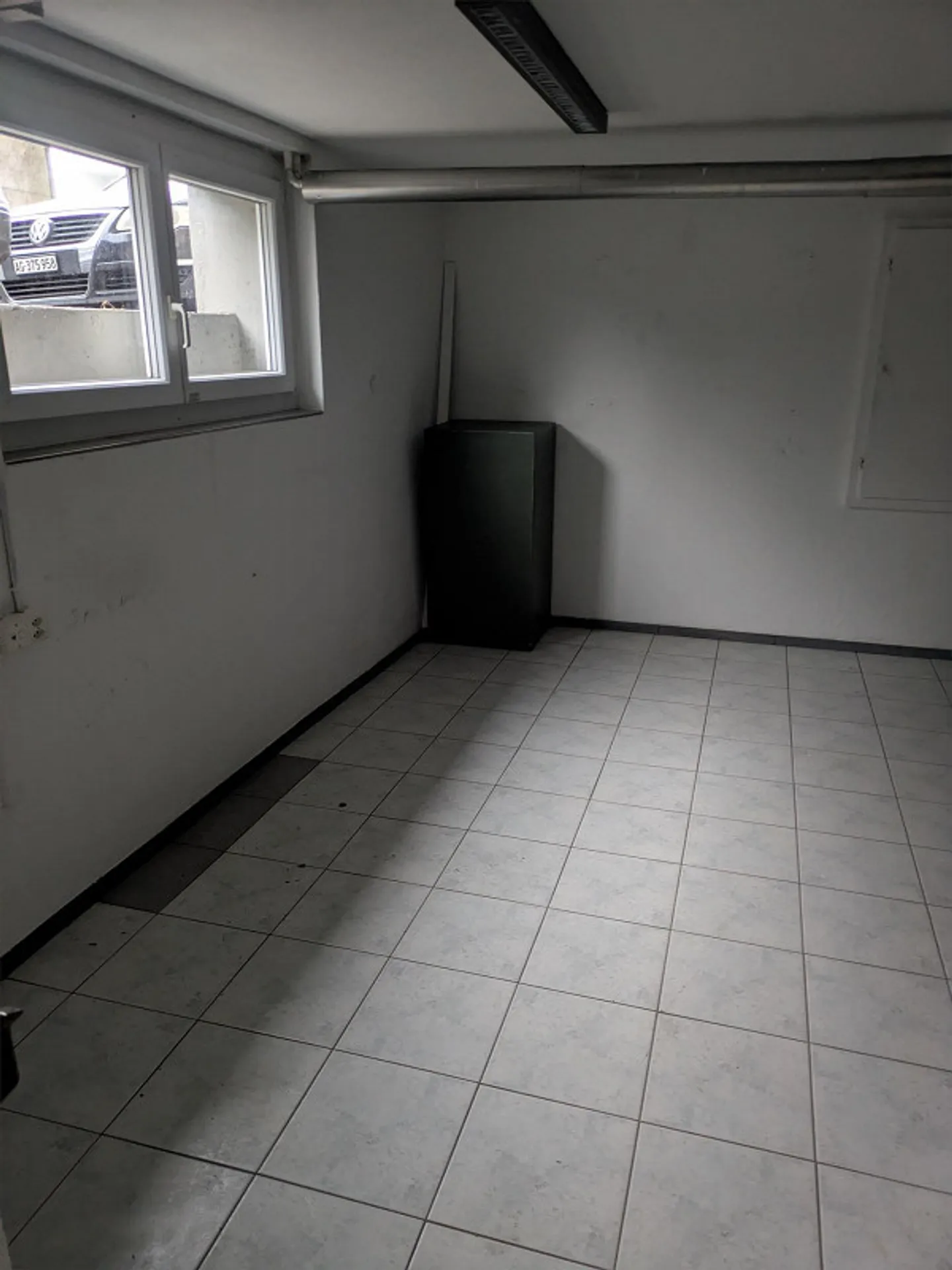 Officina, Magazzino o Spazio Commerciale – Proprietà Commerciale Versatile in D - Foto 2 di 5