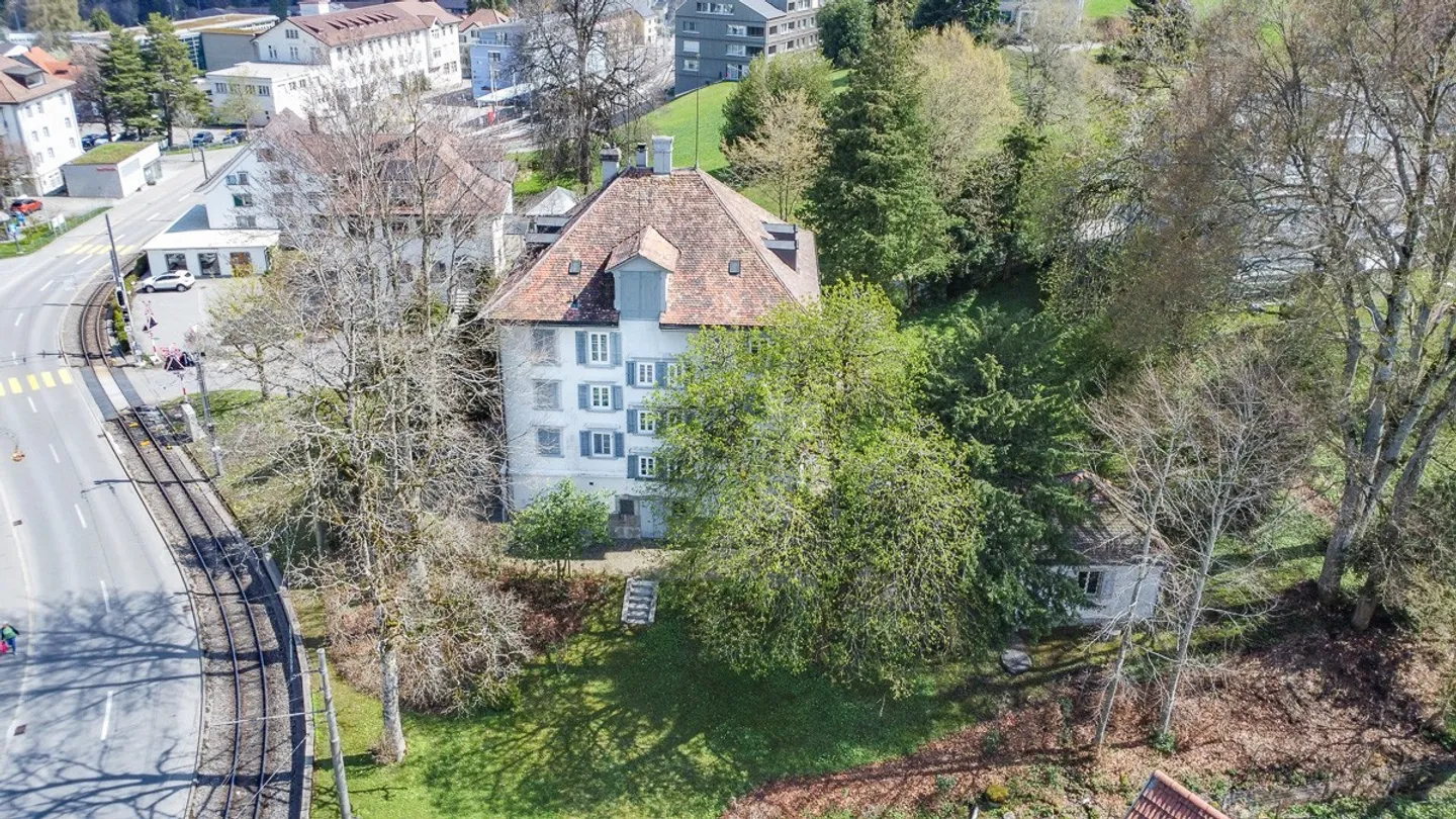 Manor House with Building Reserve in the Heart of Speicher - Photo 4 of 13