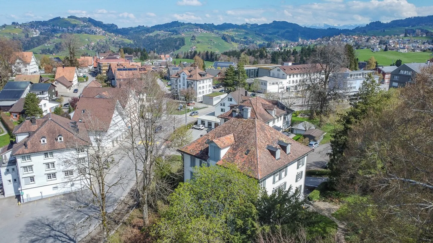 Manor House with Building Reserve in the Heart of Speicher - Photo 5 of 13