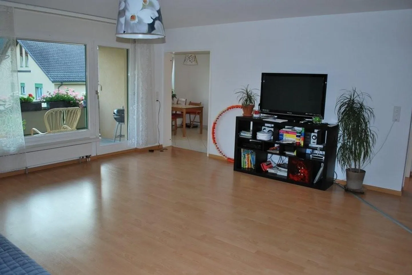 Helle Wohnung mit Blick ins Grüne! - Foto 3 von 7