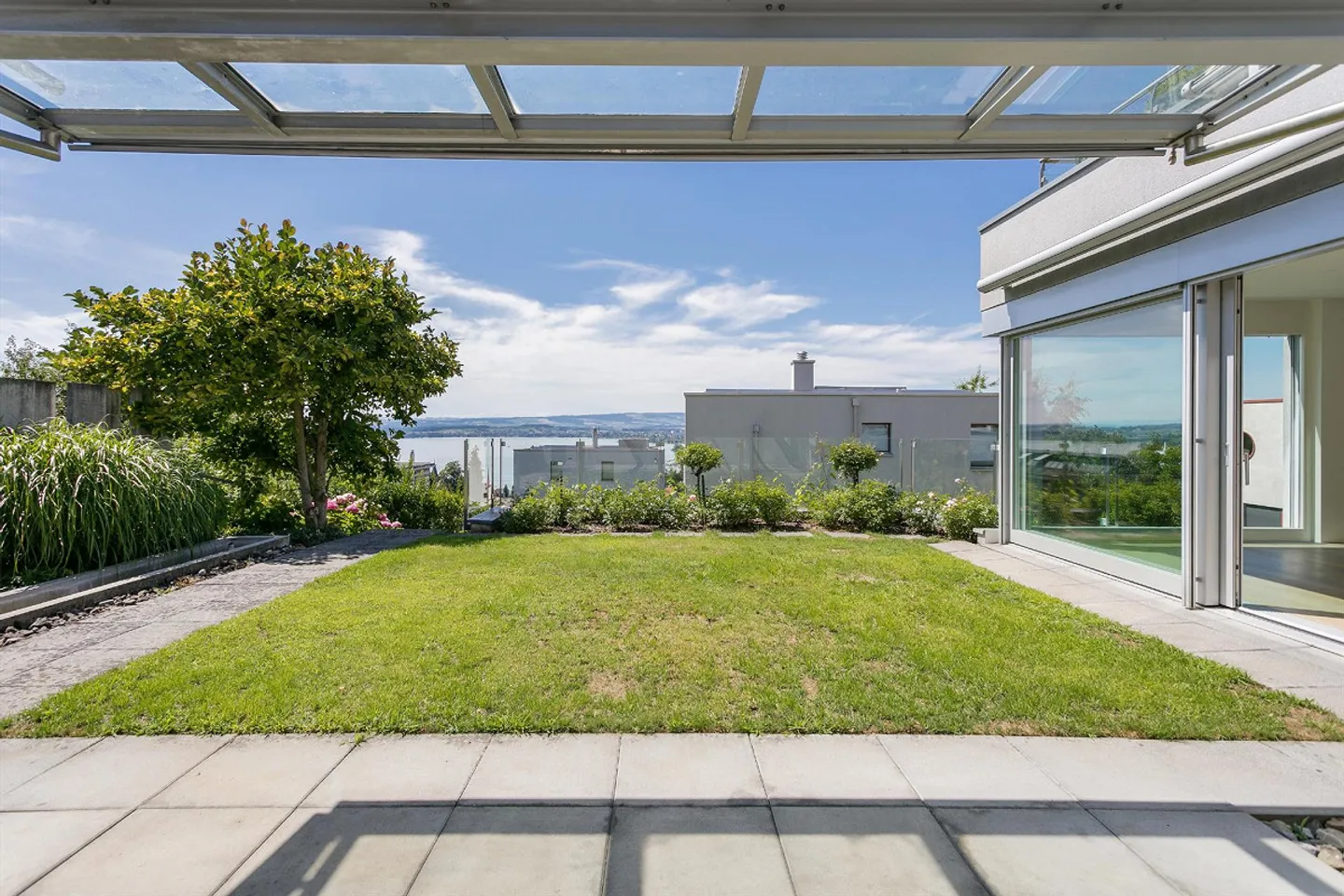 TWINE PEAKS | Quiet townhouse with garden and relaxation character - Photo 3 of 14