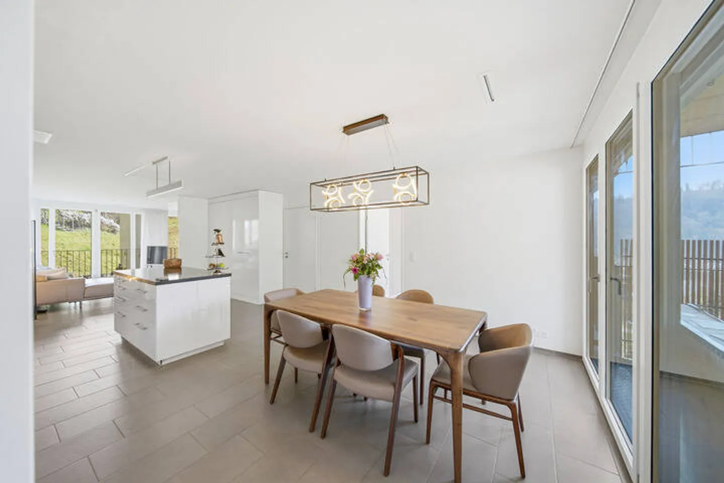 Stylish 3.5 Room Apartment - Photo 1 of 8