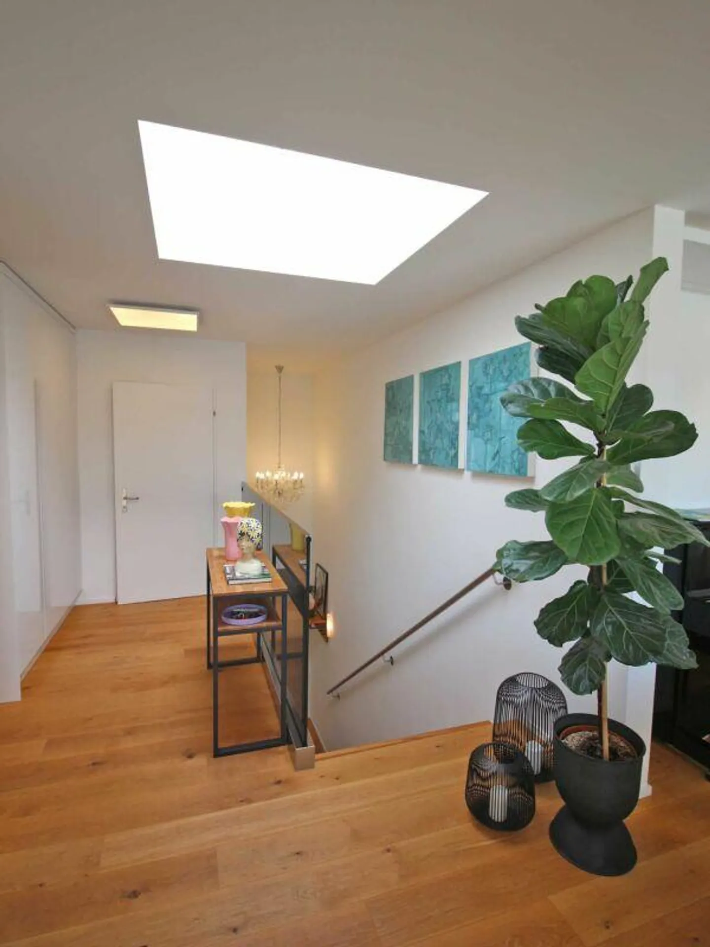 Modern apartment with a view in a good location - Photo 2 of 16