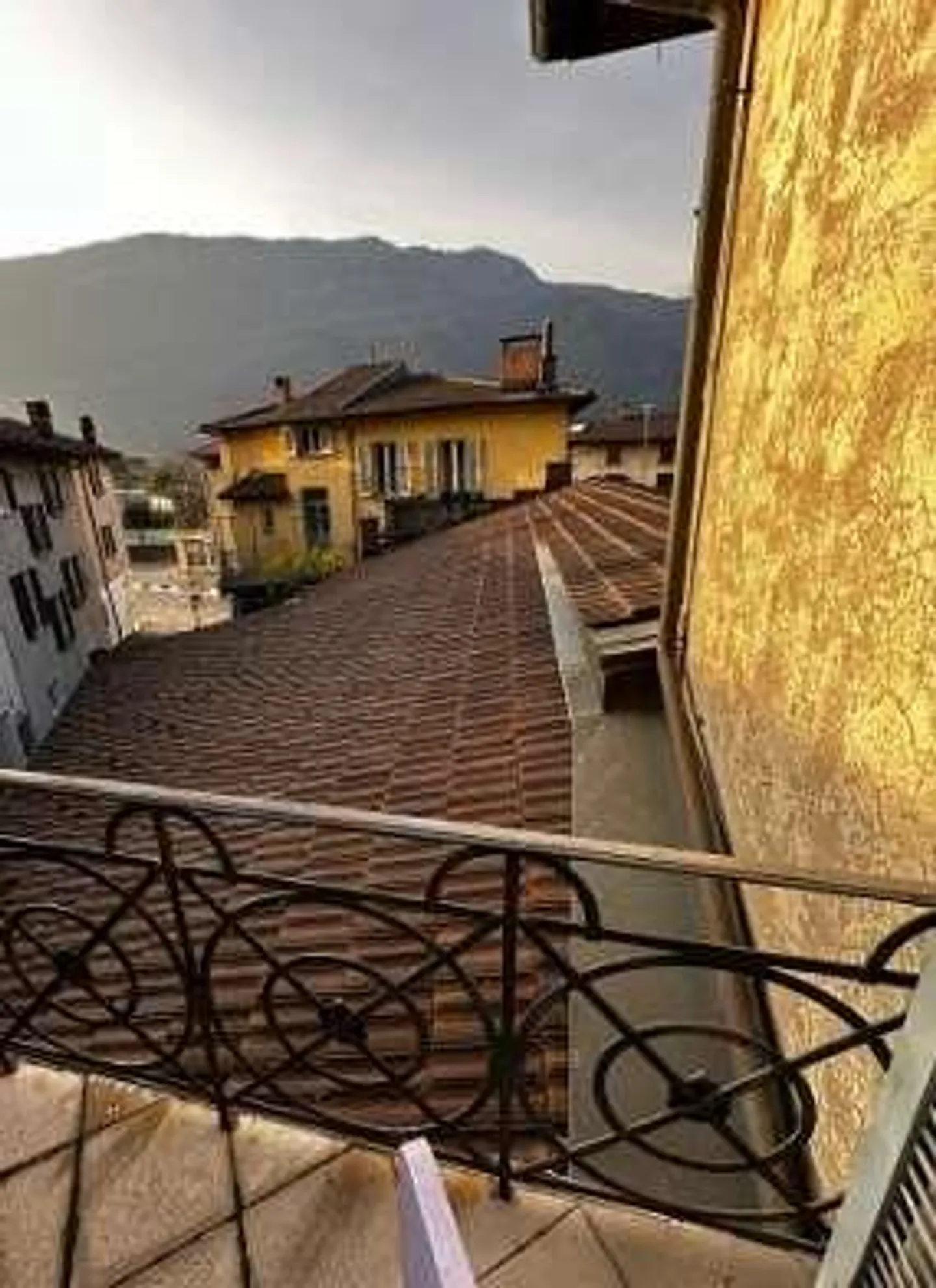 Capolago - Building to be renovated with private courtyard, ter - Photo 1 of 4