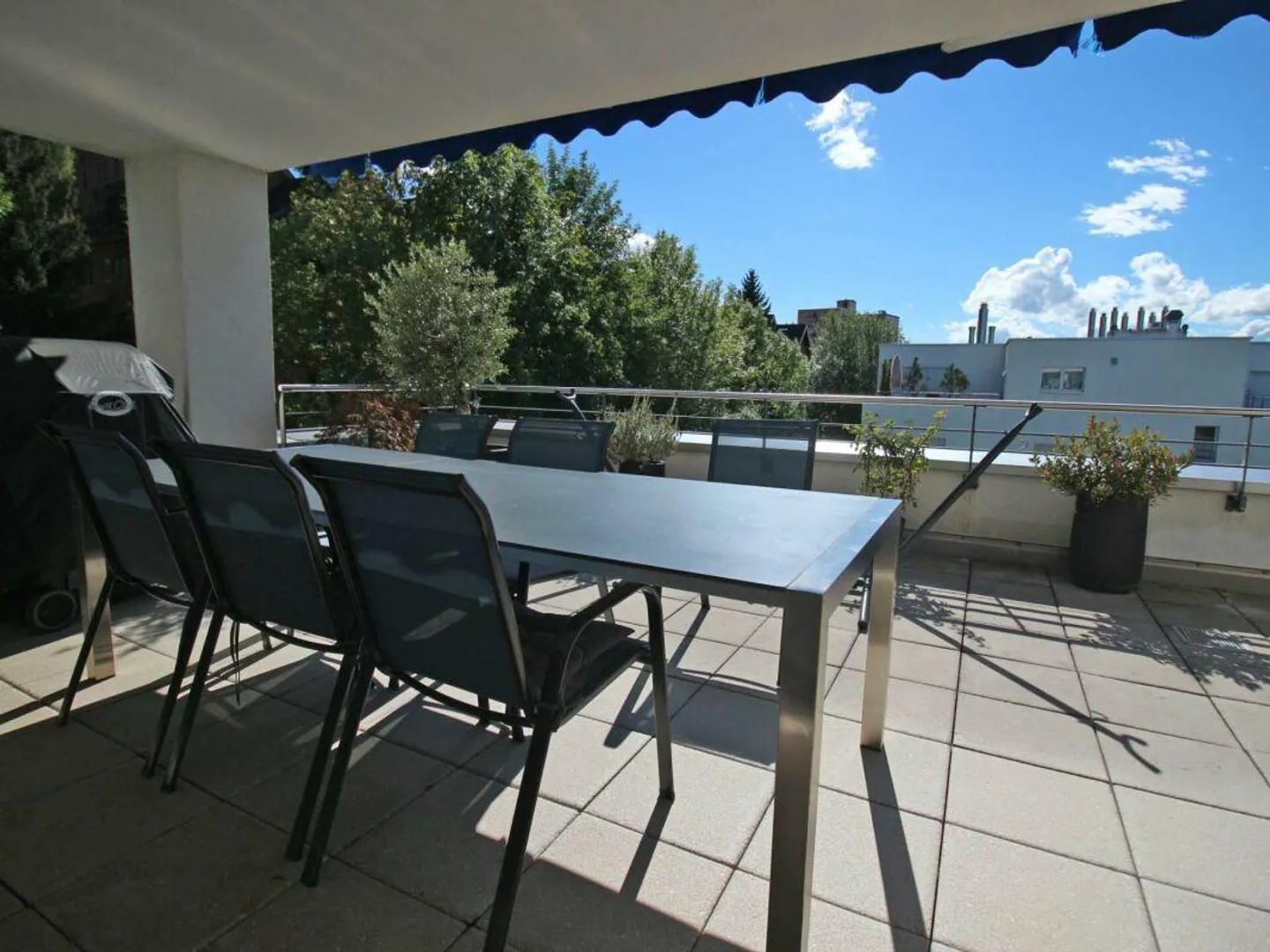 Modern apartment with a view in a good location - Photo 6 of 16