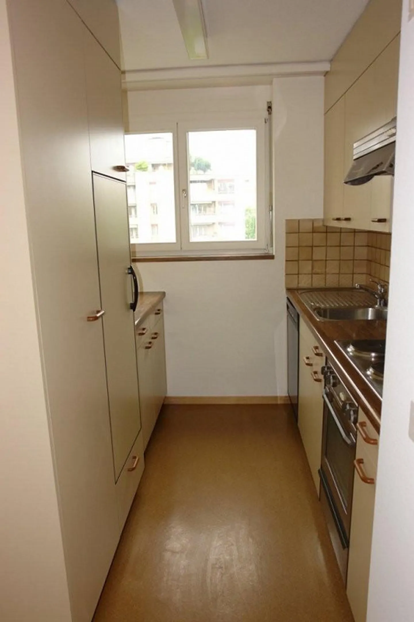 Vivre au cœur d'Altstetten - Appartement temporaire jusqu'au 30.09.2027 - Photo 2 sur 4