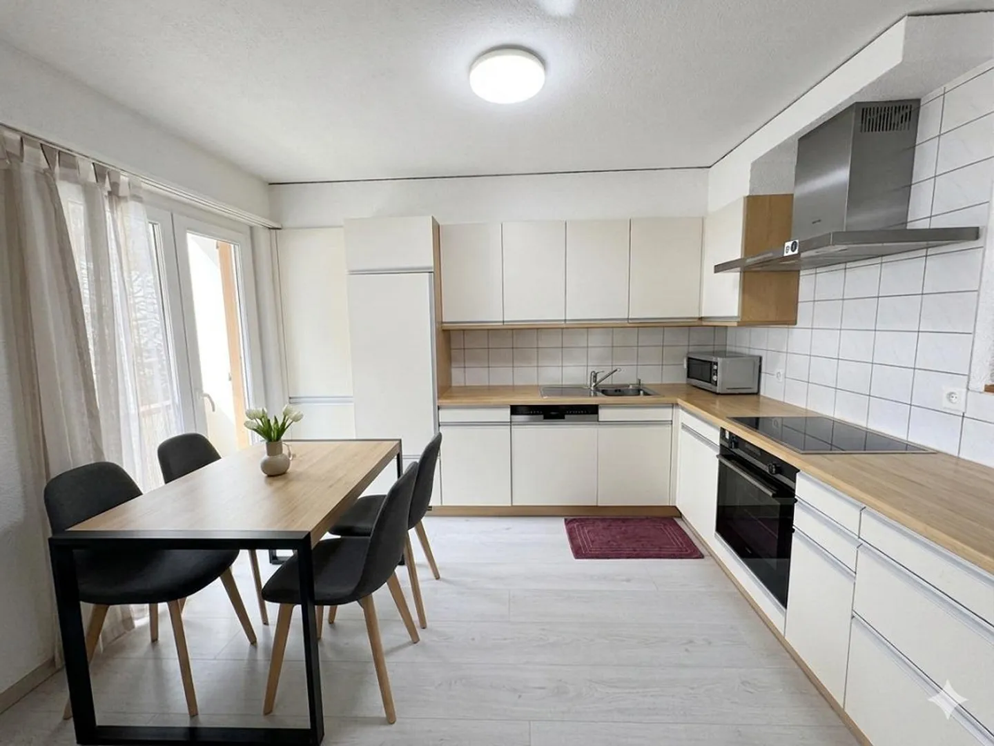 Appartement moderne 4,5 pièces - Photo 2 sur 9