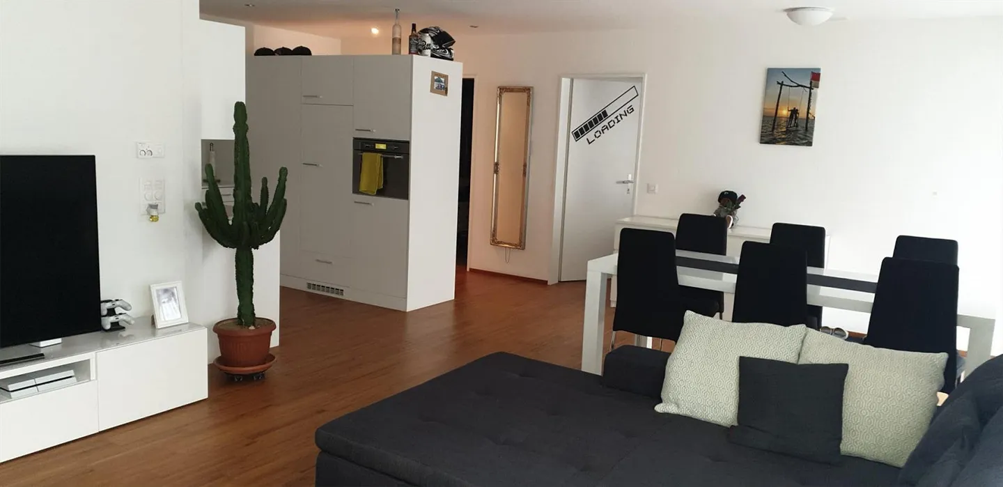 Newly renovated 2.5-room apartment on the ground floor - Photo 4 of 8