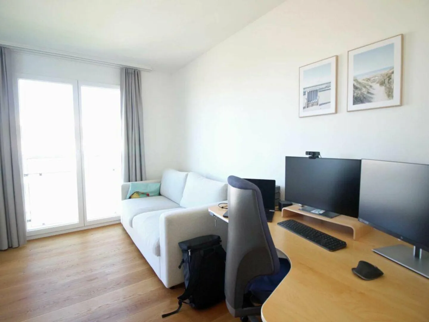 Modern apartment with a view in a good location - Photo 9 of 16
