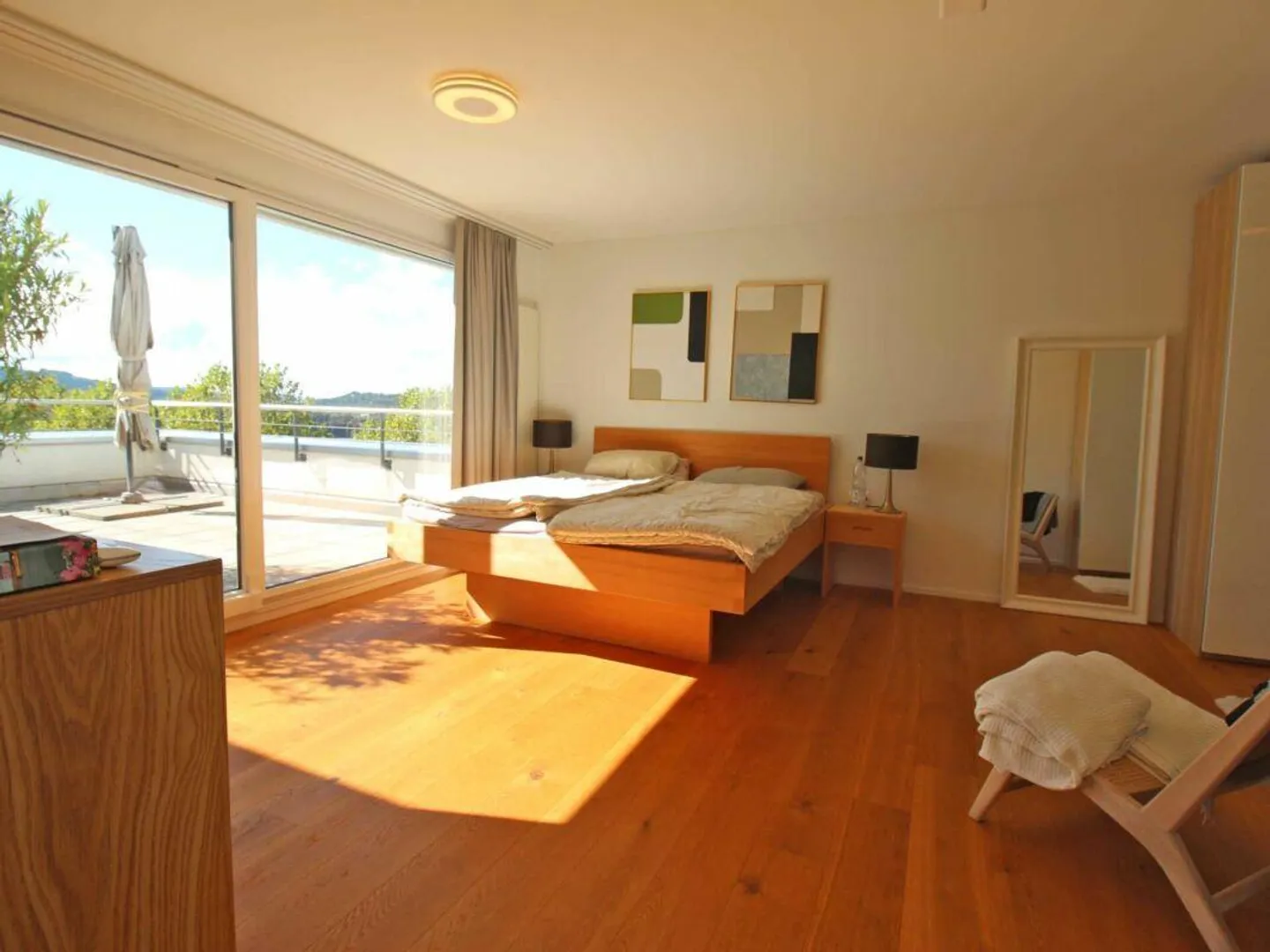 Modern apartment with a view in a good location - Photo 11 of 16