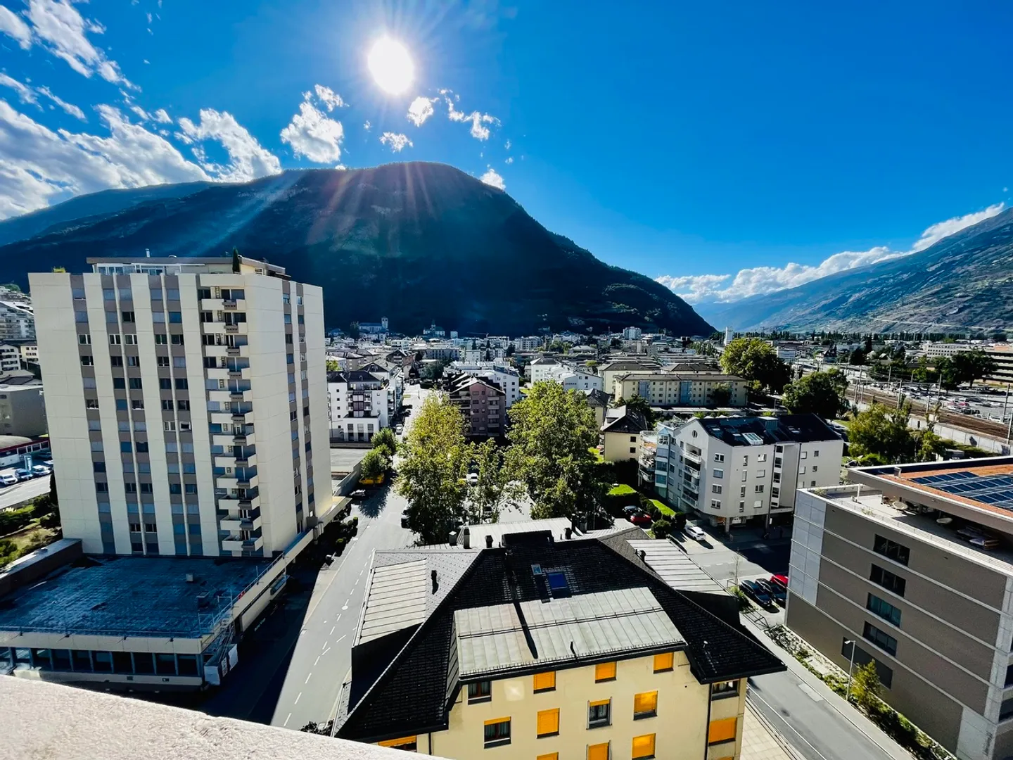 Über den Dächern der Stadt - wohnen mit Stil und Ausblick - Foto 1 von 9