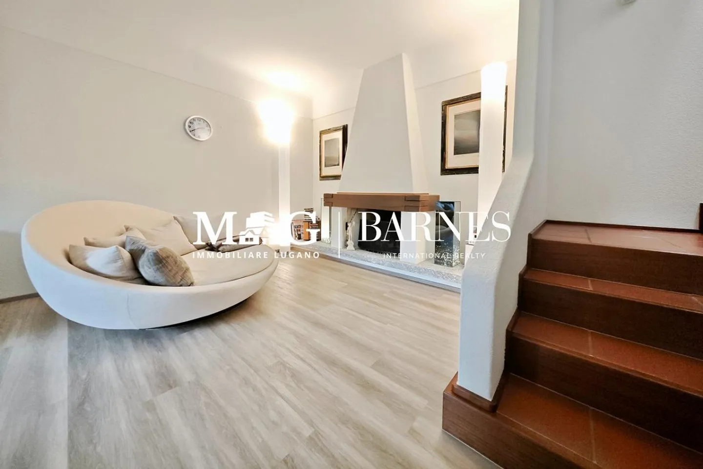 Modern House with Private Garden - Photo 9 of 15