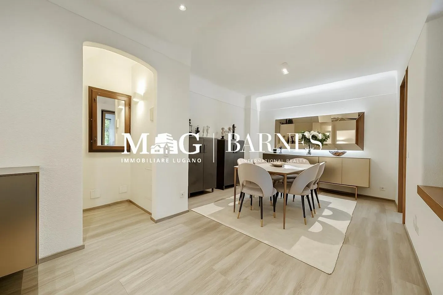 Modern House with Private Garden - Photo 10 of 15