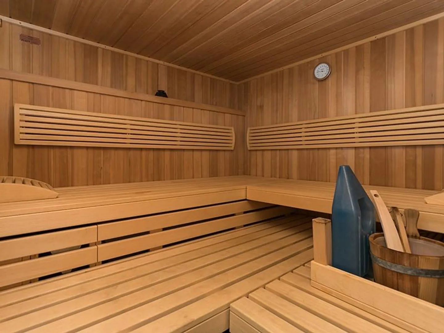 AZURE | Buonas - Foto 9 von 14