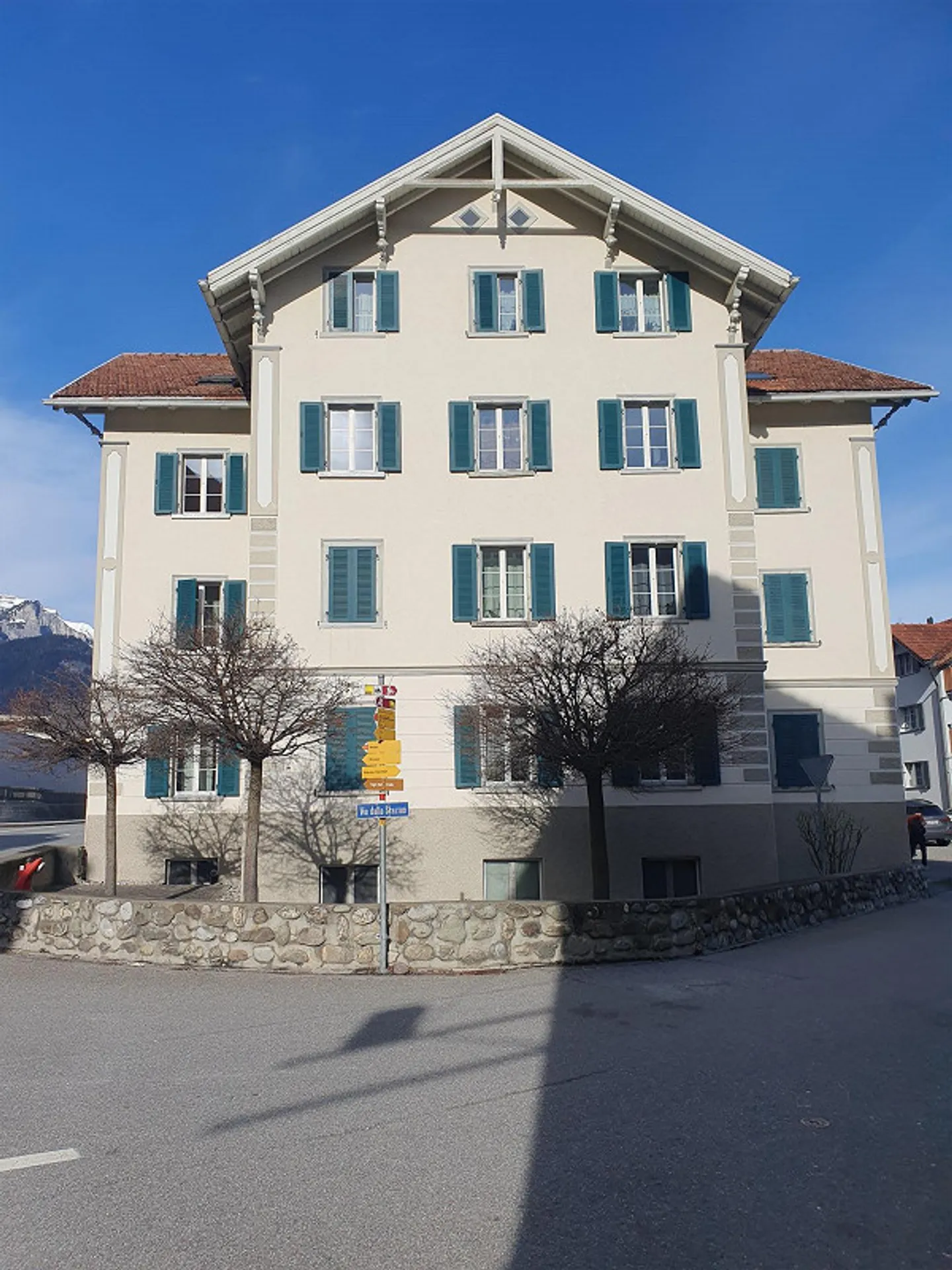 Zentrales Appartement in Rhäzüns - Foto 1 von 7