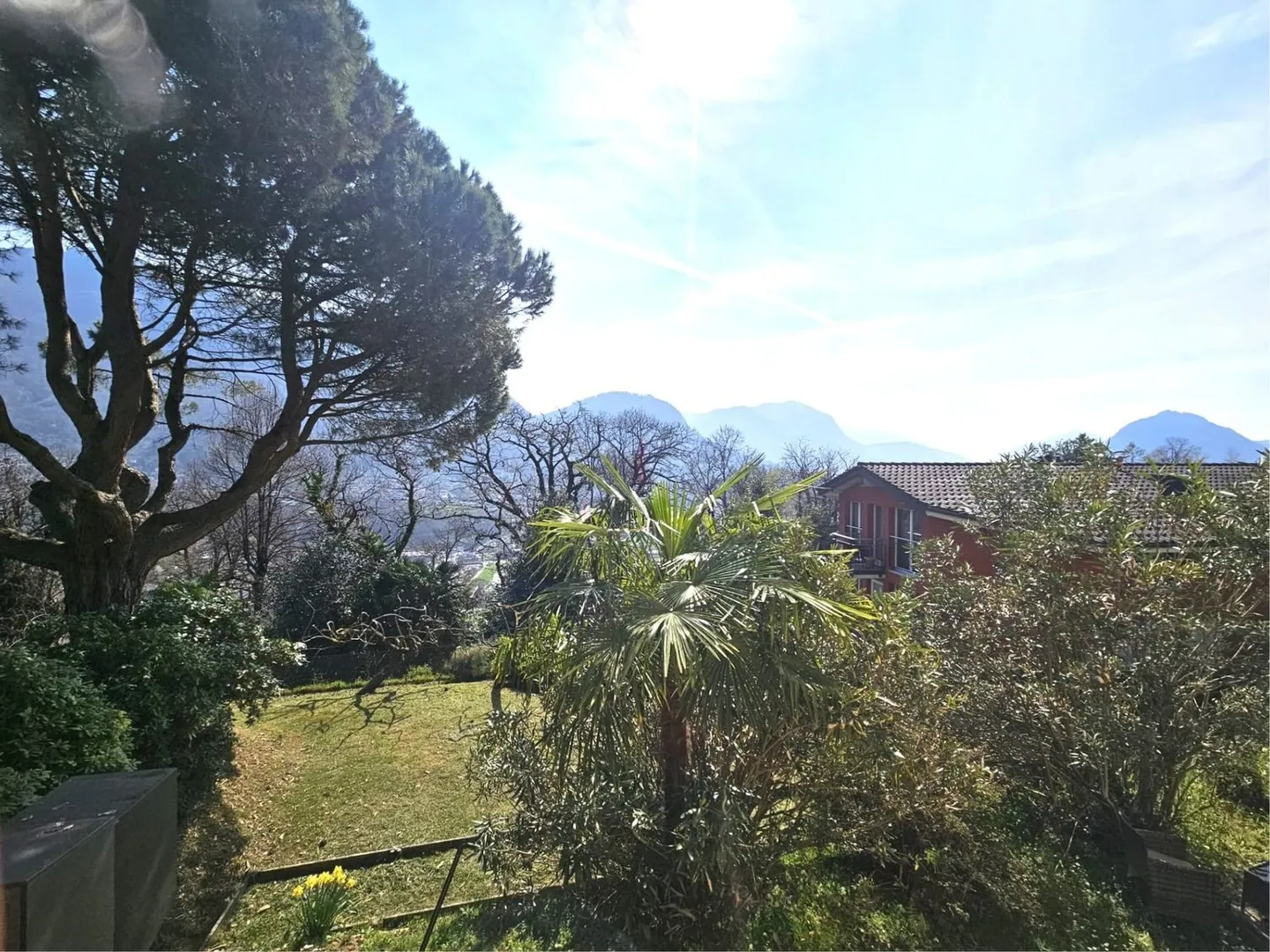 HELLS, RENOVIERTE, GROßE TERRASSE UND PRÄCHTIGE AUSBLICK - Photo 10 sur 10