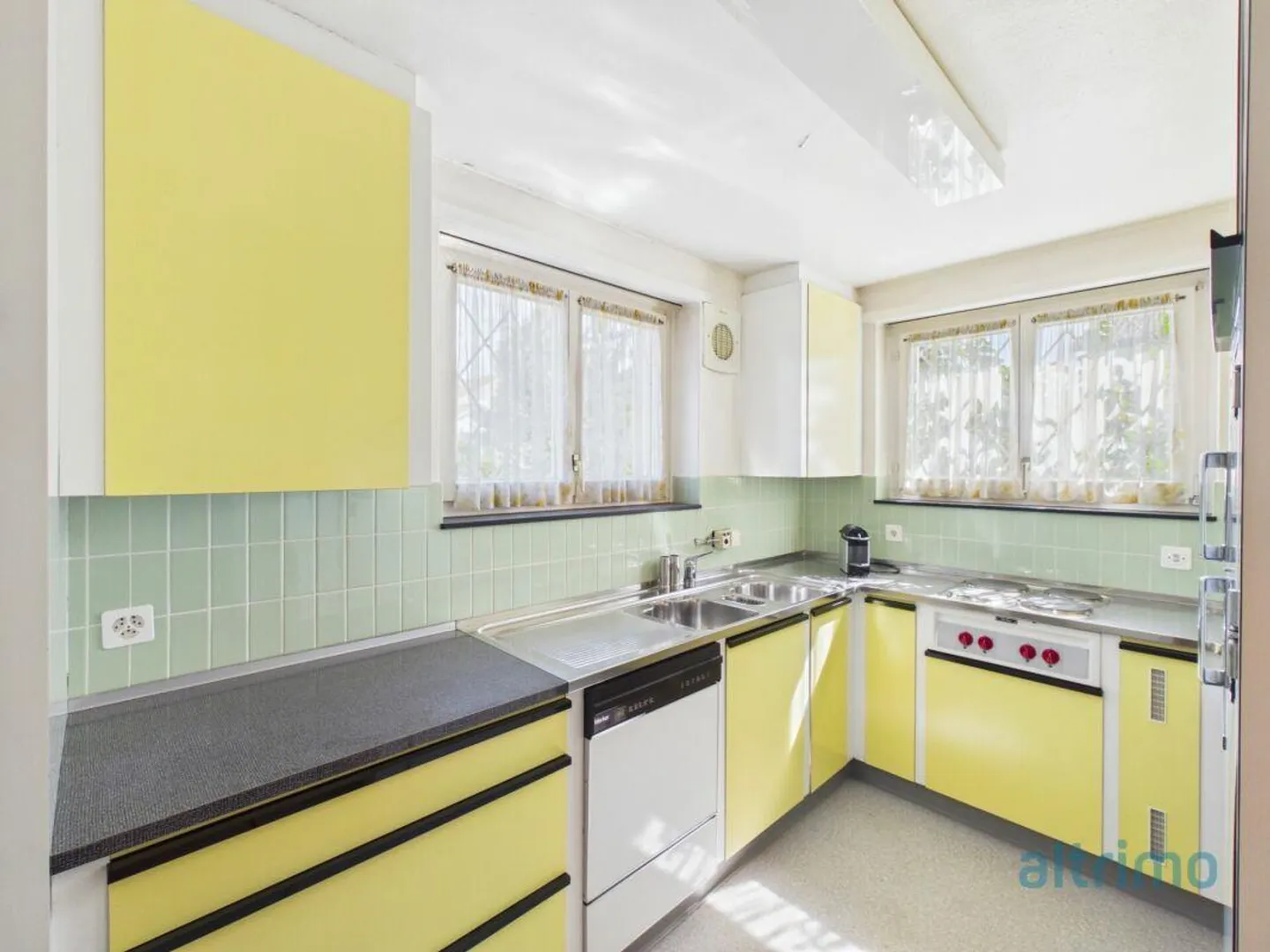 Aussergewöhnliches Familienhaus - Foto 4 von 11