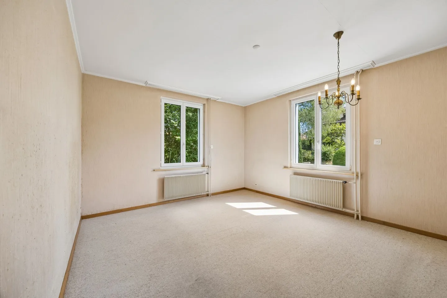 Vielseitiges Dreifamilienhaus mit viel Umschwung und grossem Potenzial - Photo 8 of 15