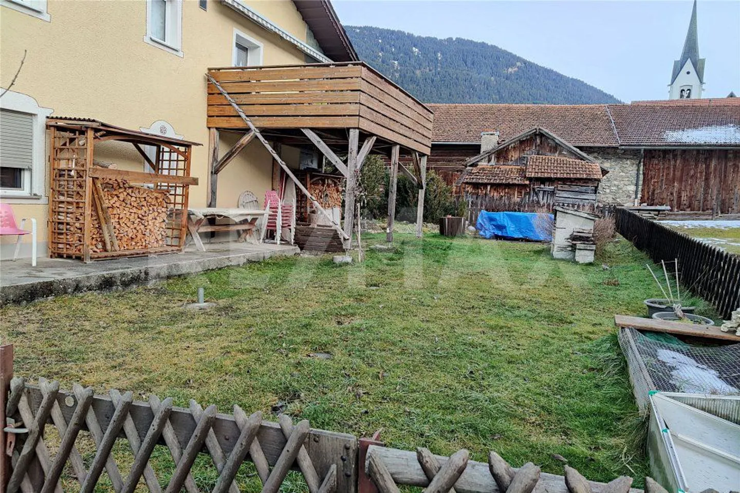 4 ½ Zimmerwohnung im 2. Obergeschoss mit Einzelgarage - Foto 3 von 10