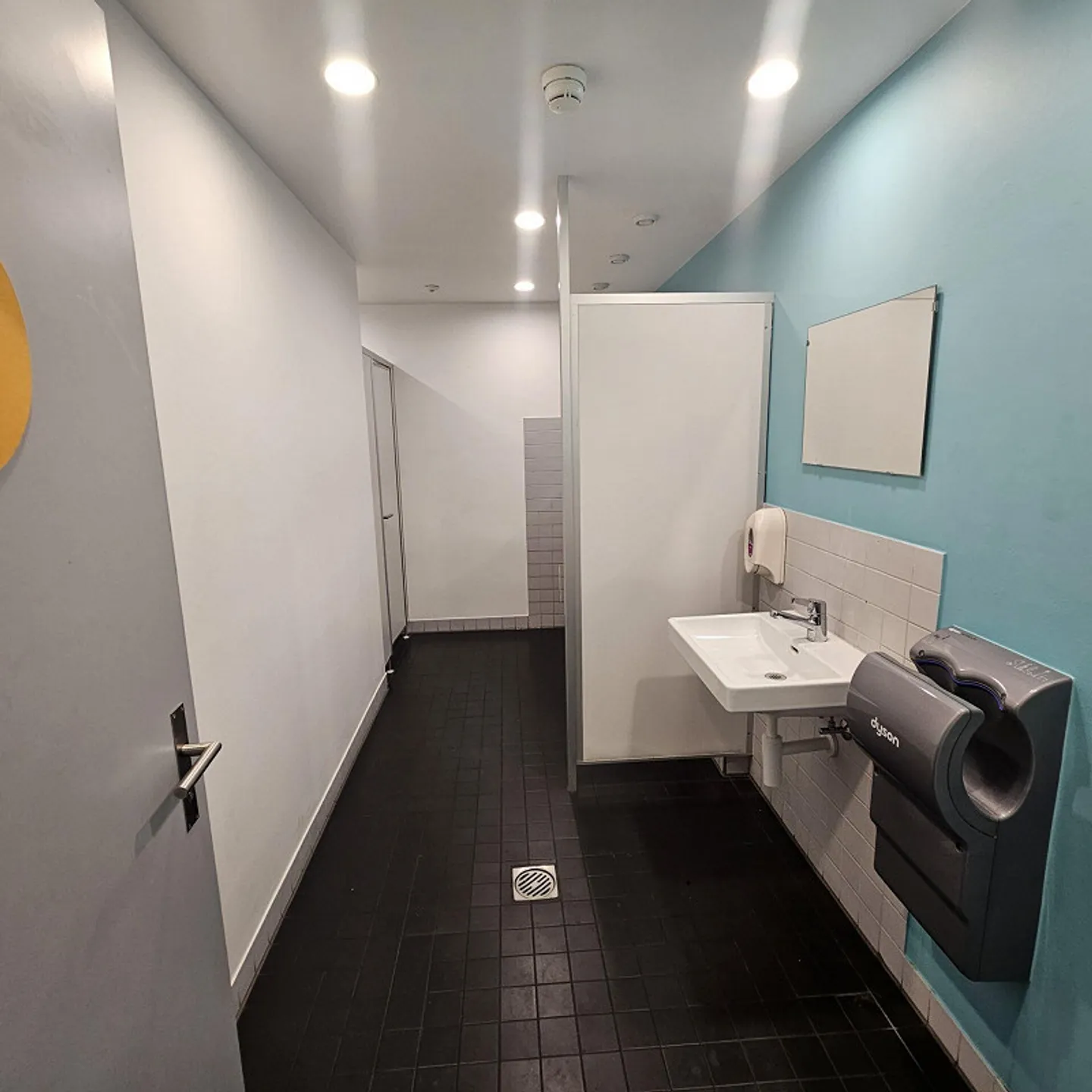 Spazio gastronomico attraente alla stazione di Sciaffusa – K innovativo... - Foto 7 di 12