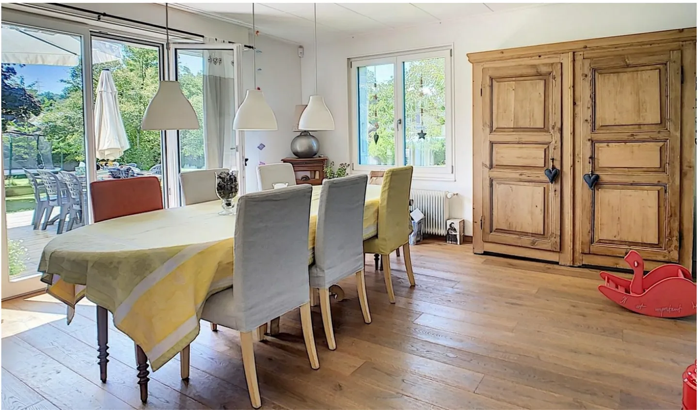 Villa - Photo 4 of 10