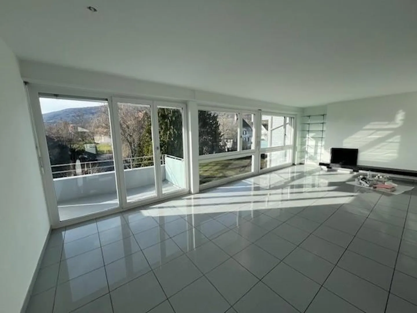 Appartamento moderno di 5,5 stanze in un tranquillo quartiere residenziale - Foto 1 di 6