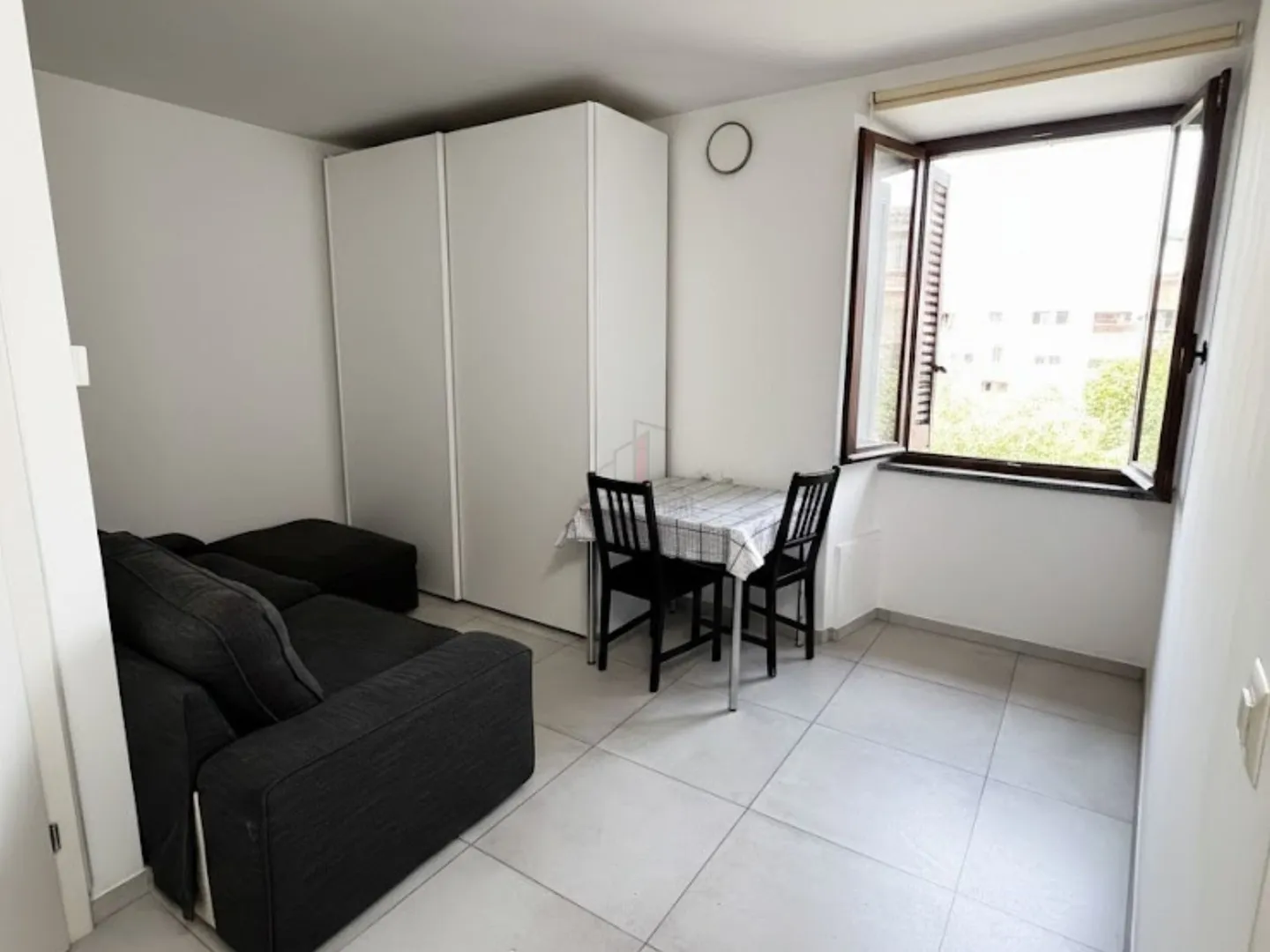 STUDIO À LOUER À SAN PIETRO DI STABIO - Photo 1 sur 8